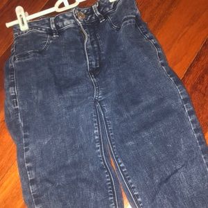AMERICAN EAGLE JEANS